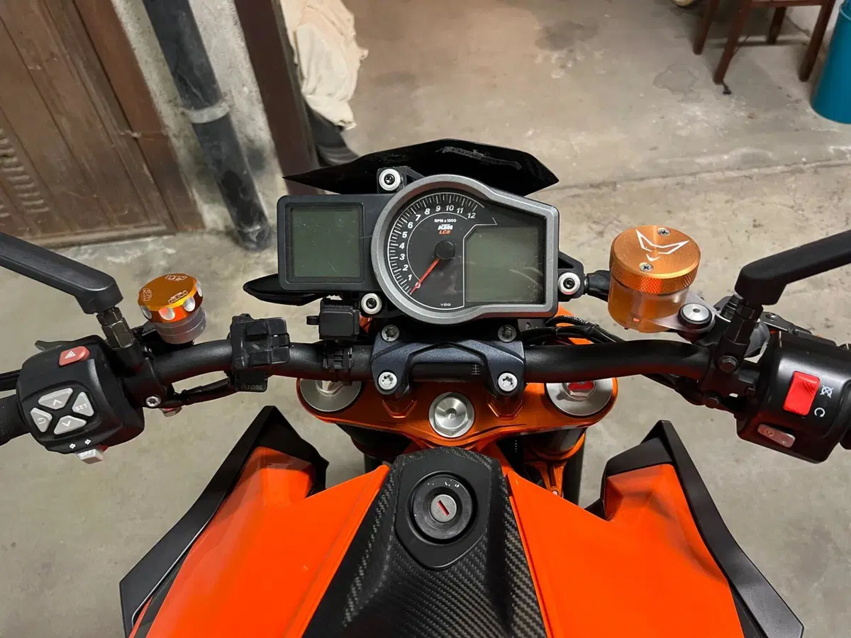KTM 1290 Super Duke R ABS (2014 - 16) (6)