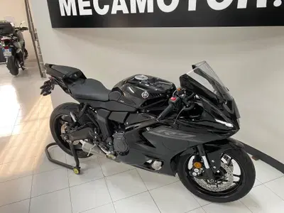 Yamaha YZF R7 (2026) usata
