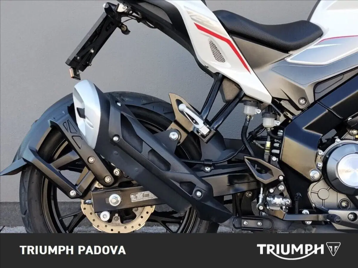 Keeway Motor RKF 125 (2020) (2)
