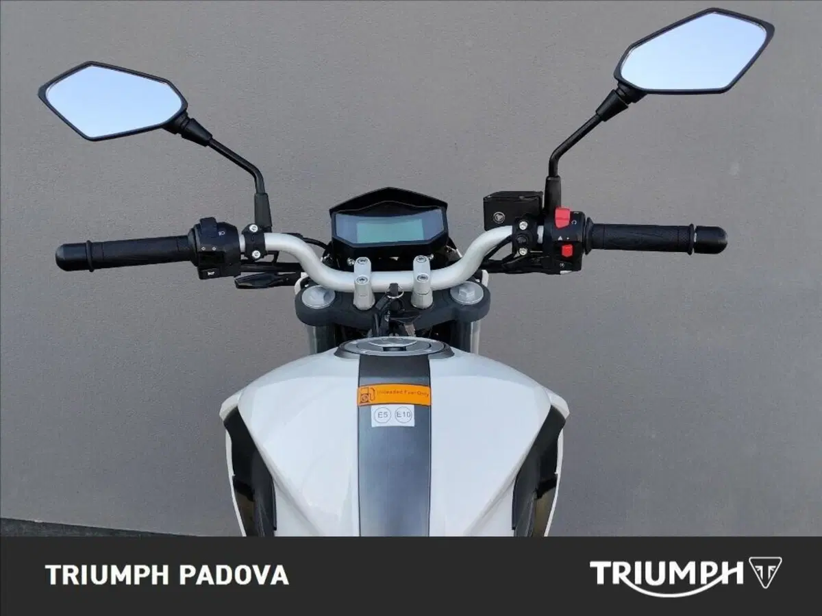 Keeway Motor RKF 125 (2020) (11)