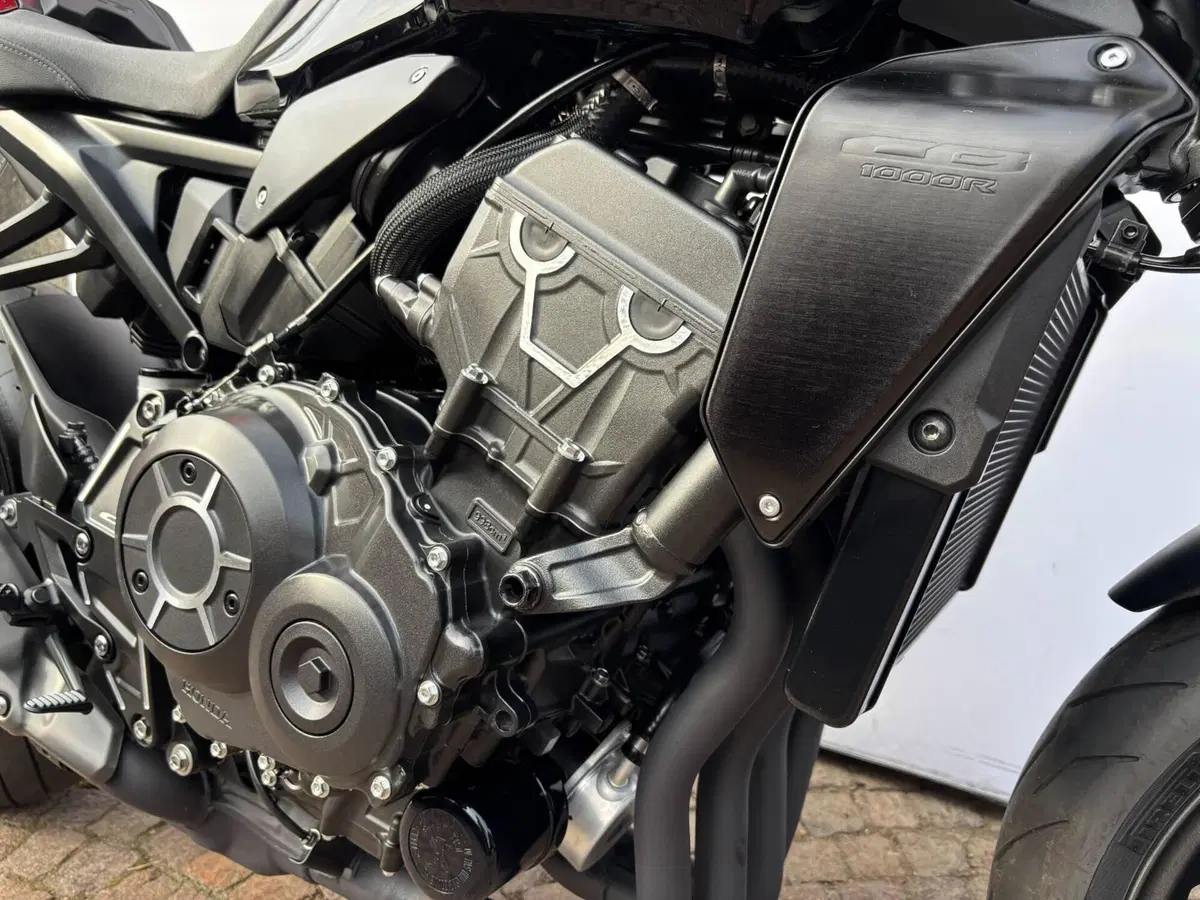 Honda CB 1000 R Black Edition (2021 - 25) (4)