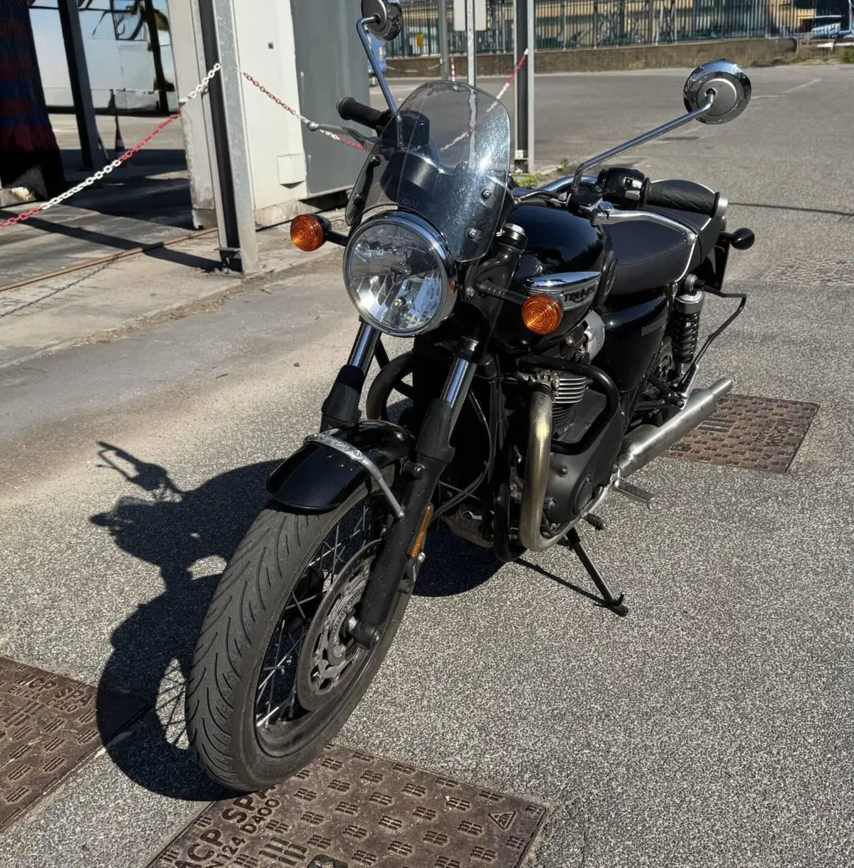 Triumph Bonneville T100 (2021 - 25) (2)