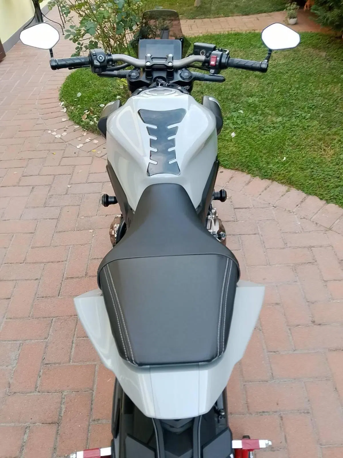 Honda CB 650 R (2024 - 25) (4)