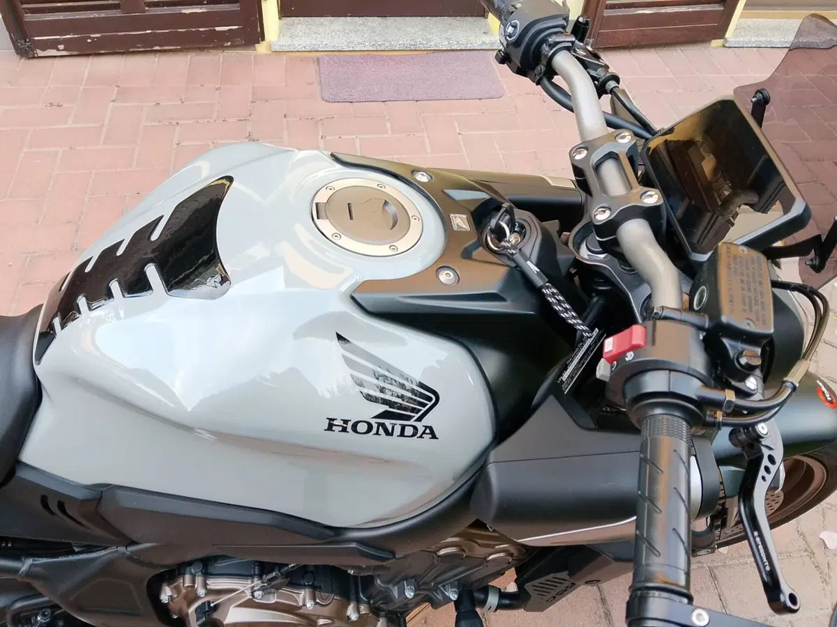 Honda CB 650 R (2024 - 25) (6)
