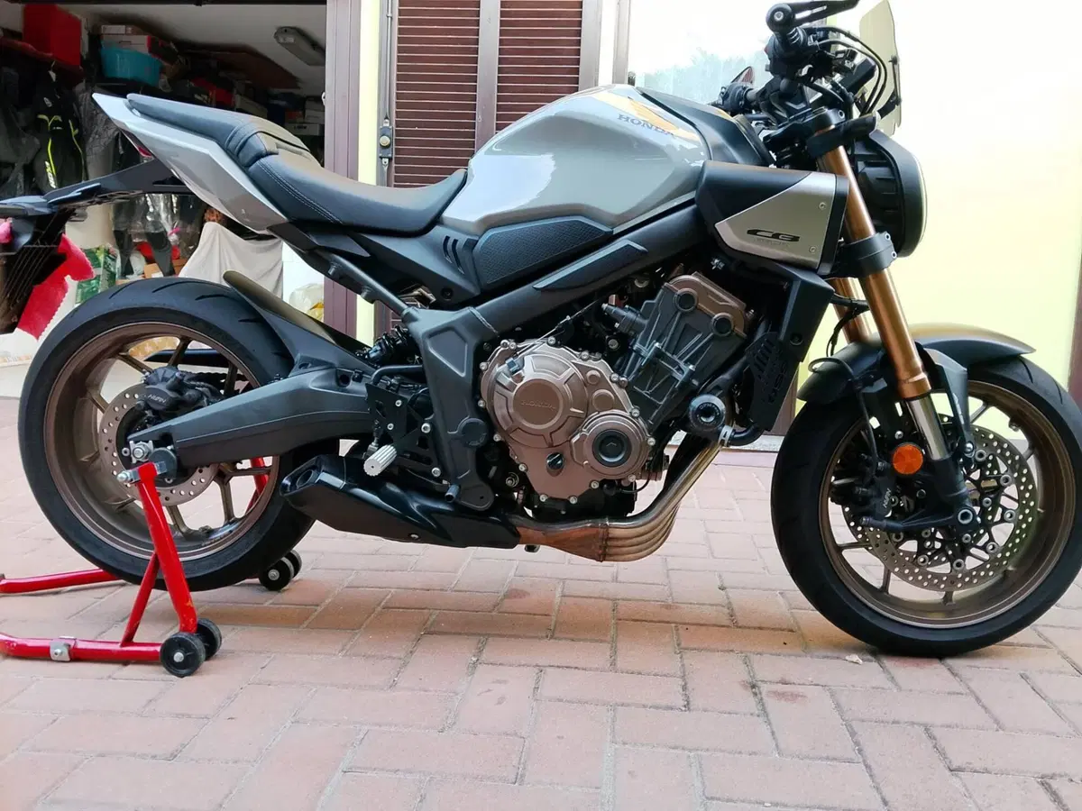Honda CB 650 R (2024 - 25) (9)