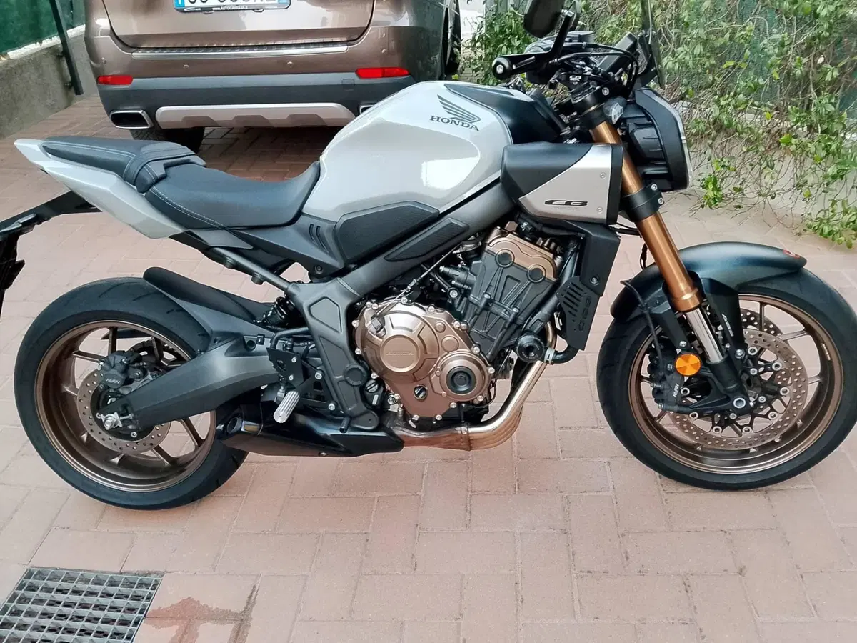 Honda CB 650 R (2024 - 25) (15)