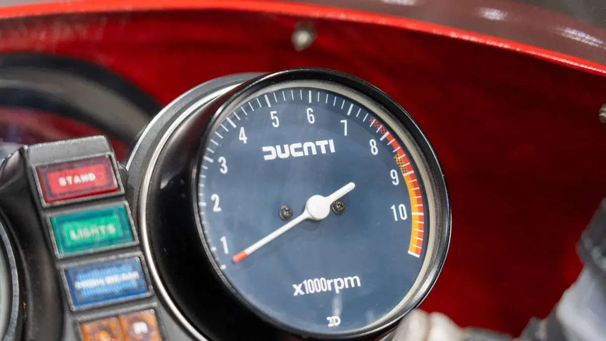 Ducati 900 MHR MIKE HAILWOOD REPLICA (19)