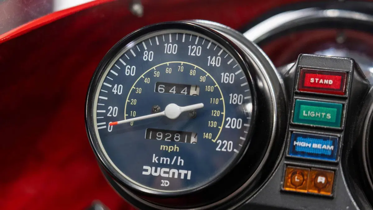Ducati 900 MHR MIKE HAILWOOD REPLICA (20)