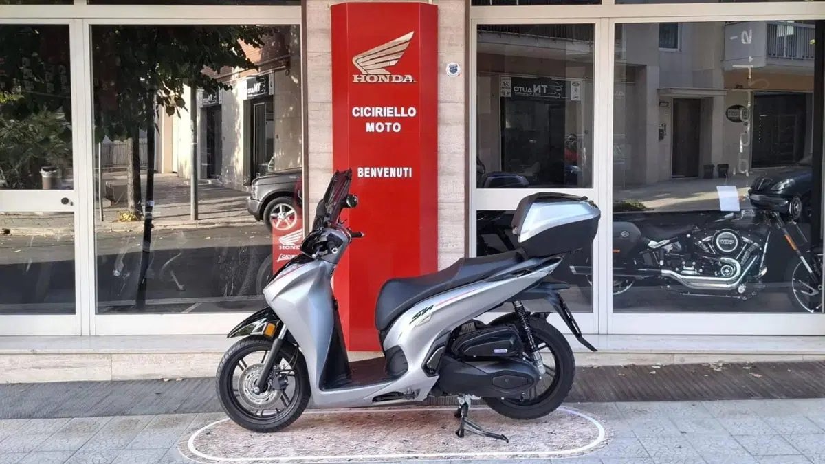 Honda SH 350 Sport (2021 - 24) (2)