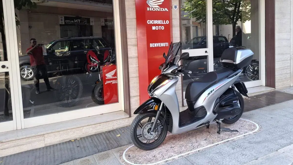 Honda SH 350 Sport (2021 - 24) (8)