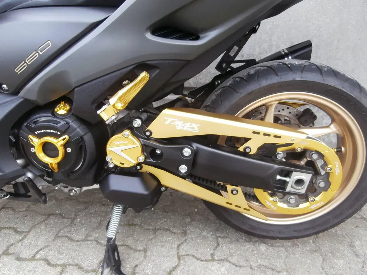 Yamaha T-Max 560 Tech Max (2022 - 24) (15)