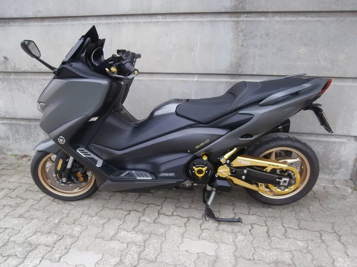Yamaha T-Max 560 Tech Max (2022 - 24) (5)