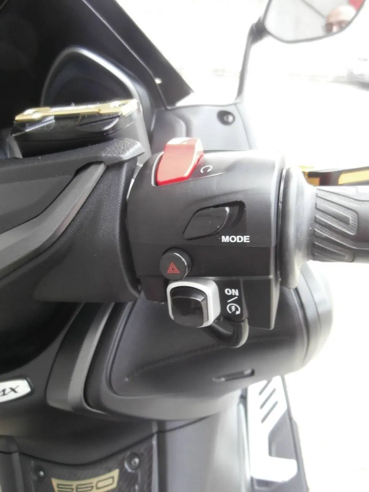 Yamaha T-Max 560 Tech Max (2022 - 24) (13)