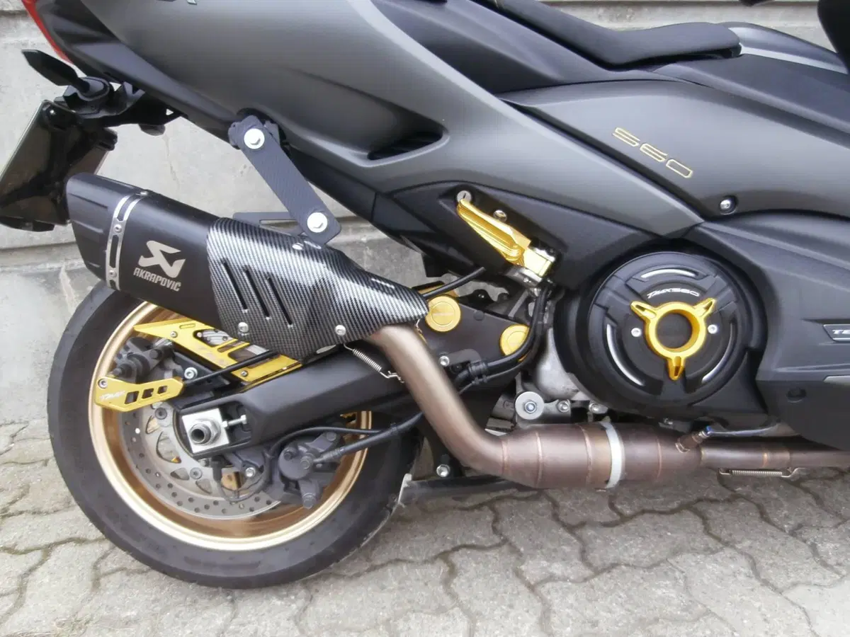 Yamaha T-Max 560 Tech Max (2022 - 24) (20)