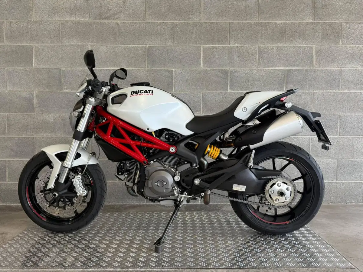 Ducati Monster 796 (2010 - 13) (3)