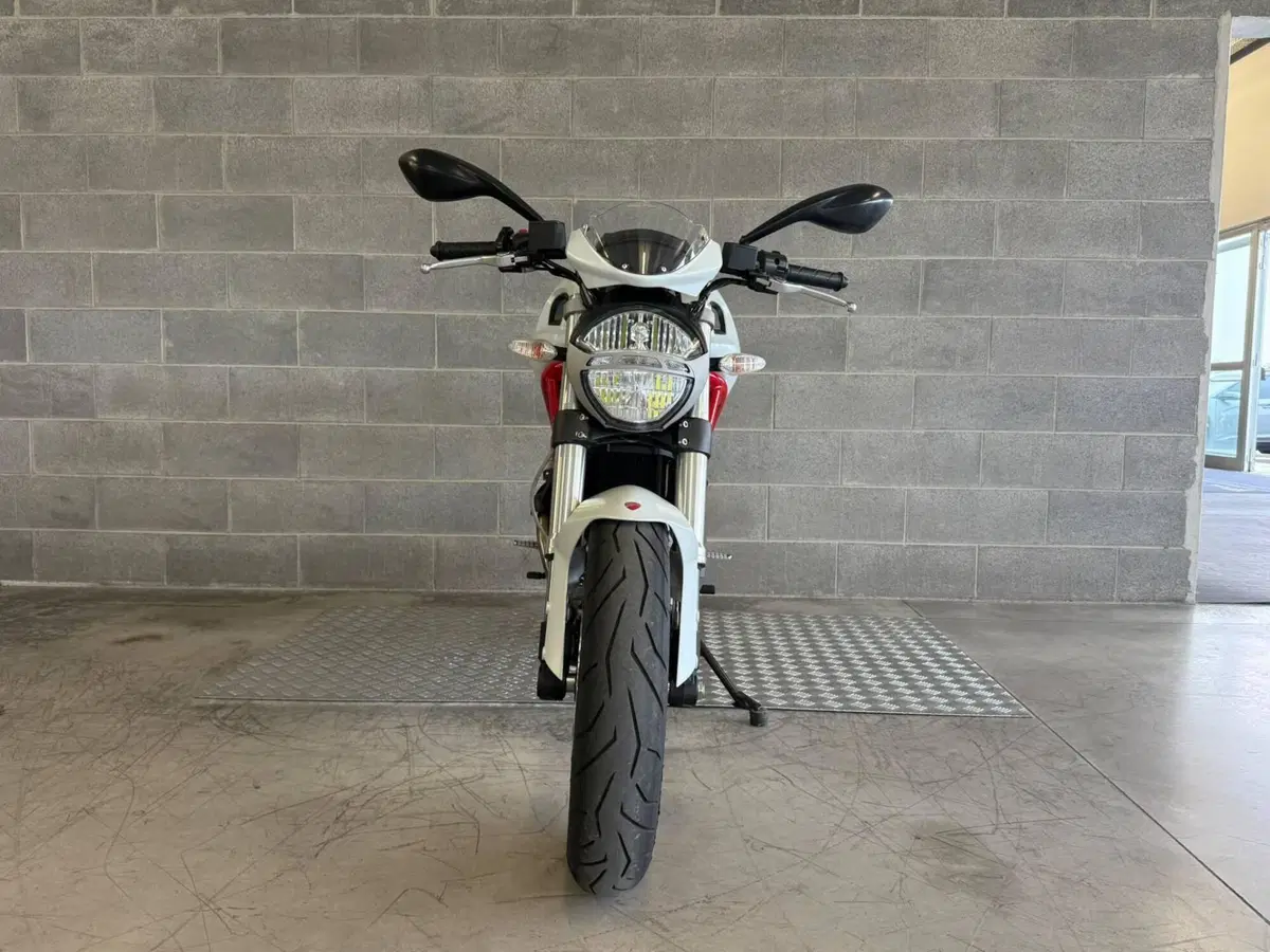 Ducati Monster 796 (2010 - 13) (5)