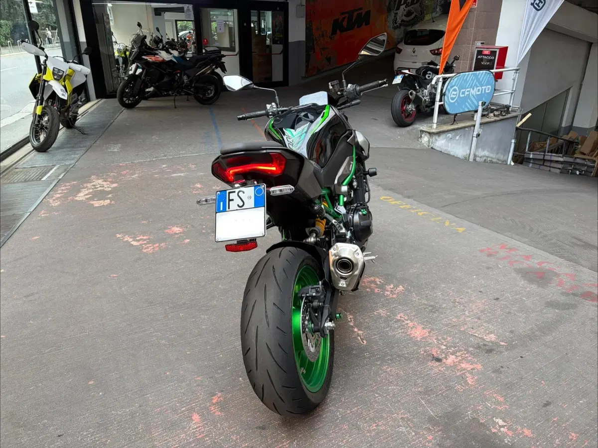Kawasaki Z 900 SE (2025 - 27) (3)