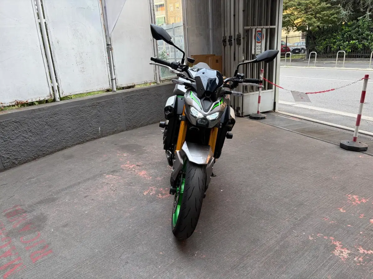 Kawasaki Z 900 SE (2025 - 27) (4)