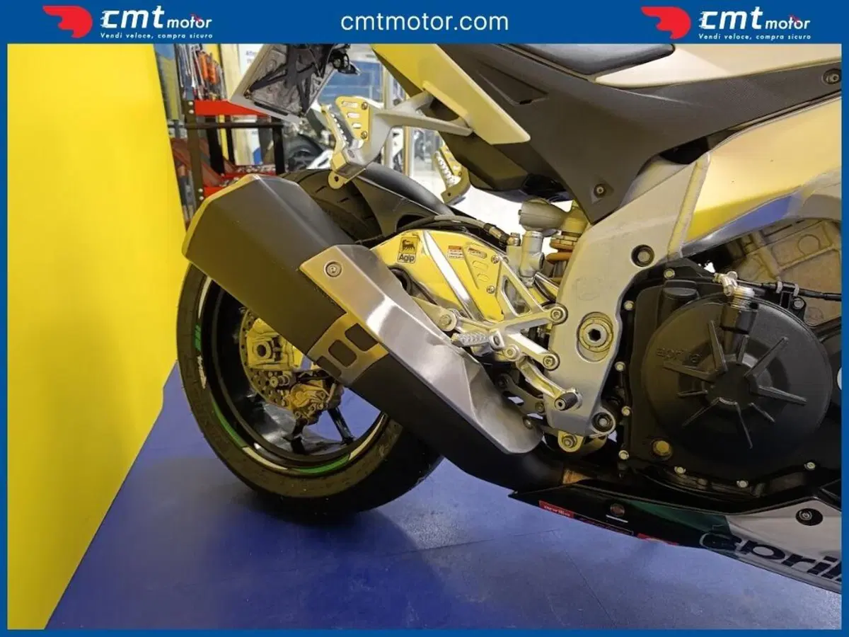 Aprilia RSV4 Factory (2009 - 12) (7)