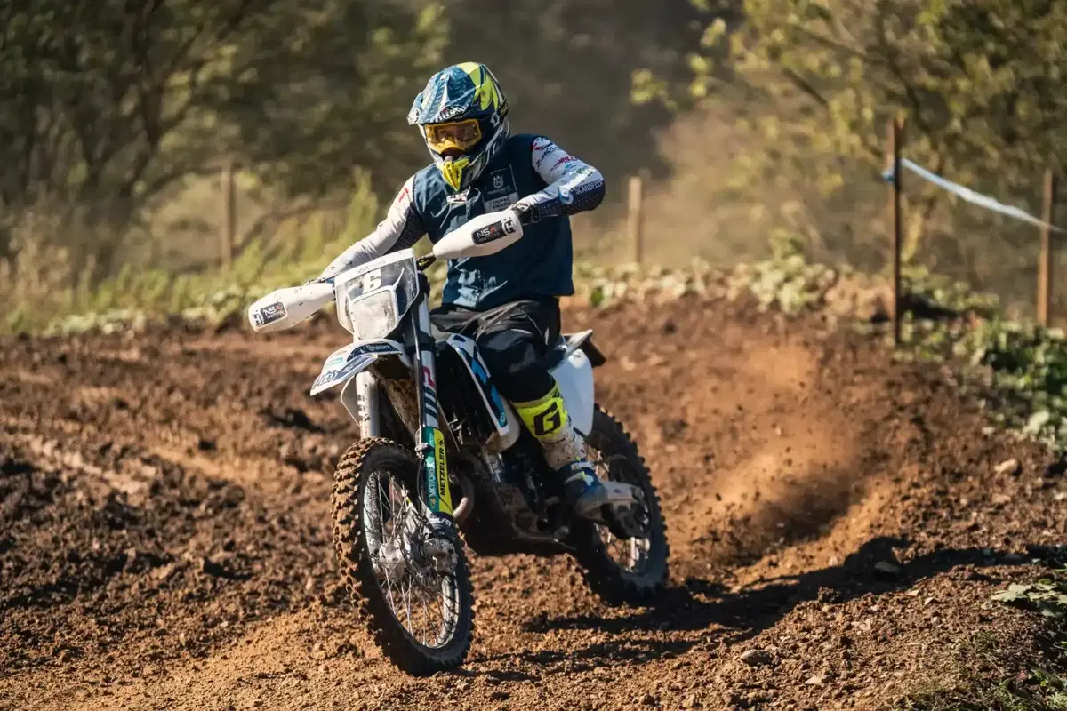 Oltre 100 prove in pista per il test ride off road KTM ed Husqvarna 2027 organizzato da NSA Motors (2)