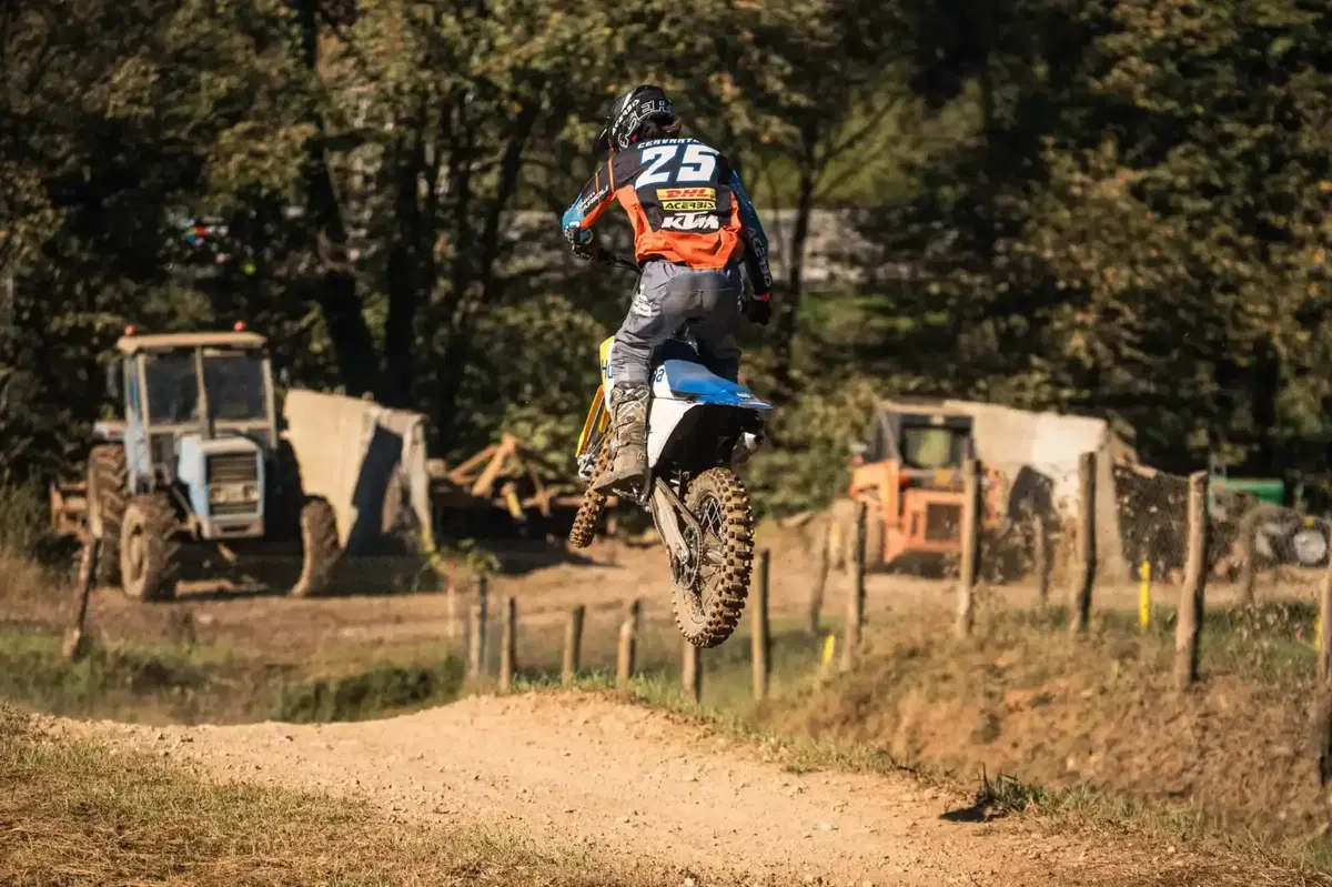 Oltre 100 prove in pista per il test ride off road KTM ed Husqvarna 2027 organizzato da NSA Motors (3)