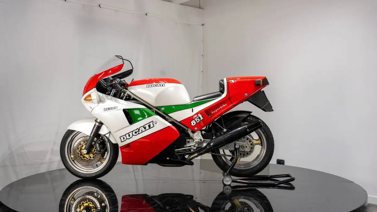 Ducati 851 Tricolore (14)