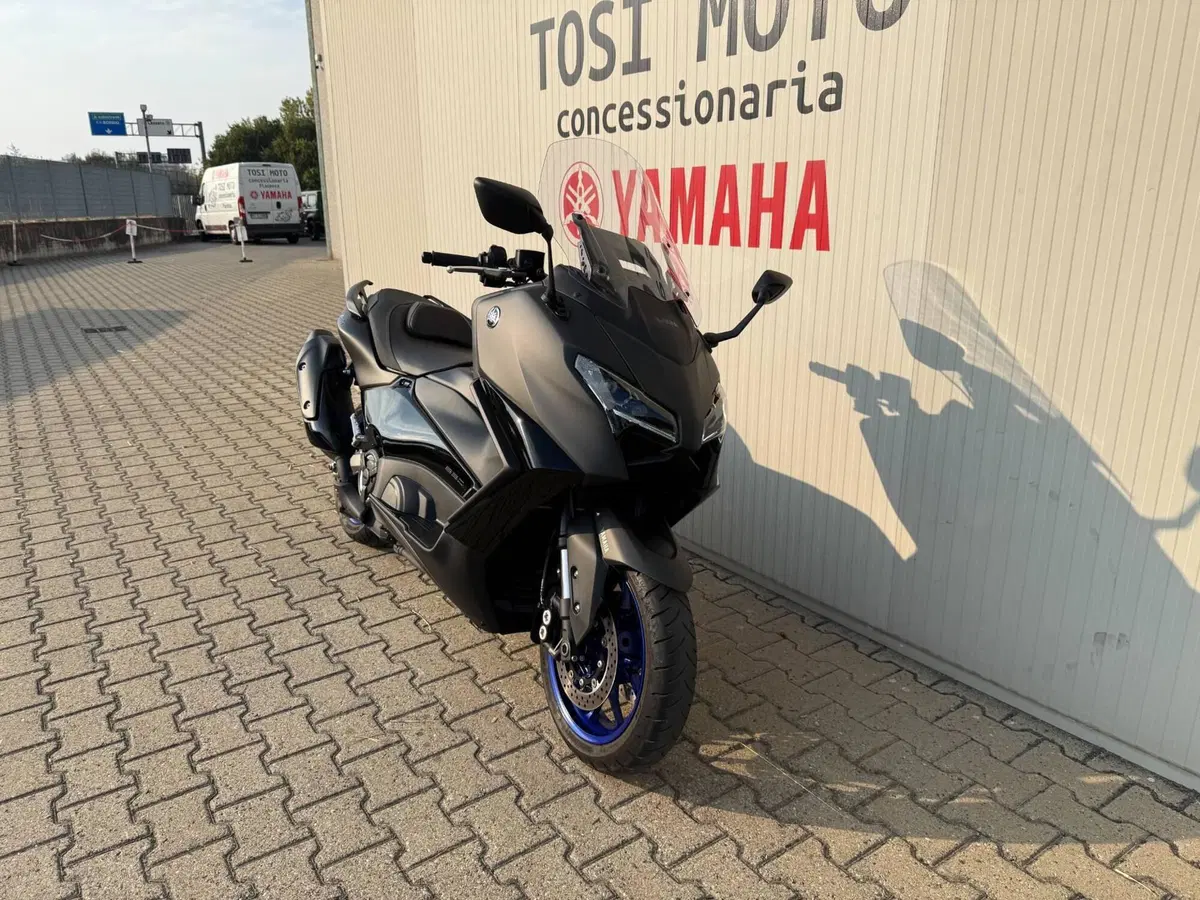 Yamaha T-Max 560 (2025 - 26) (3)