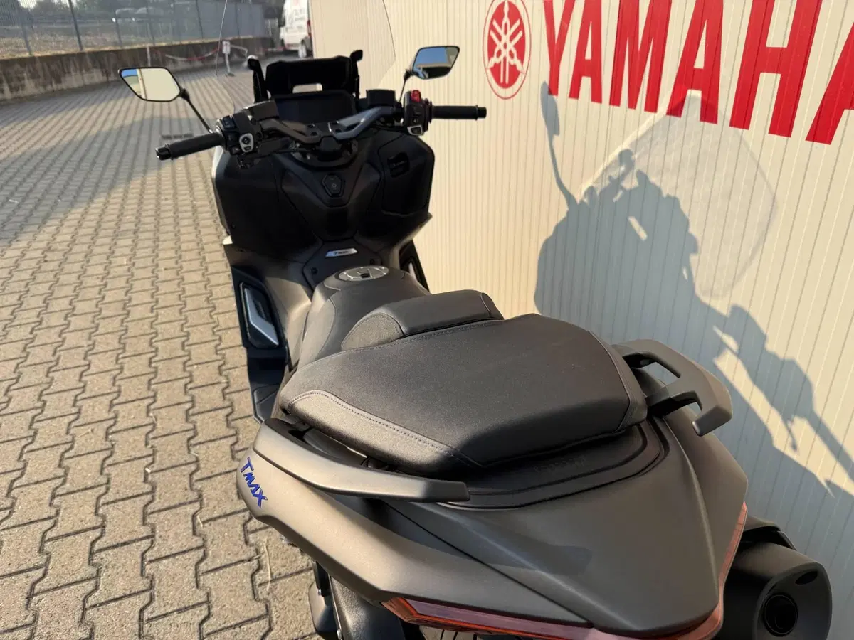 Yamaha T-Max 560 (2025 - 26) (6)