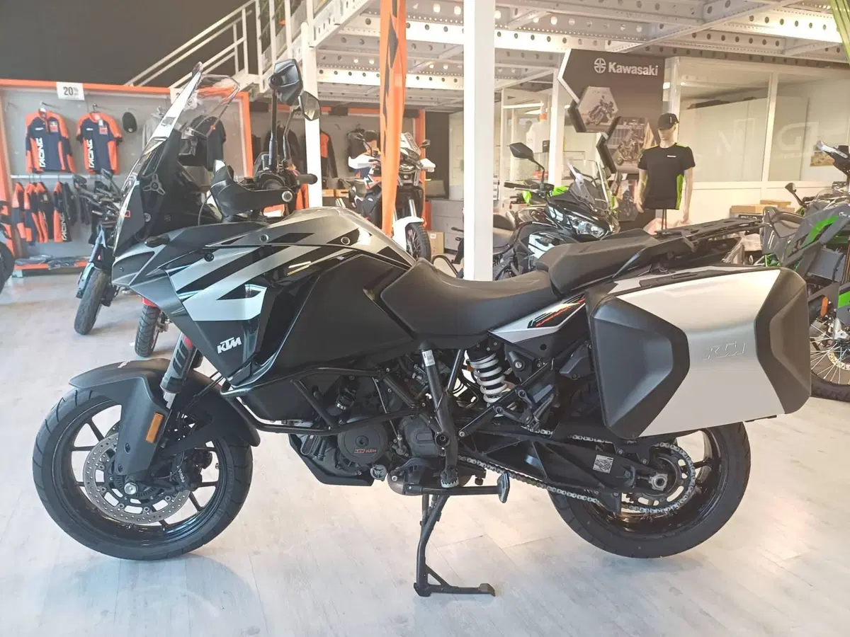 KTM 1290 Super Adventure S (2017 - 20) (2)