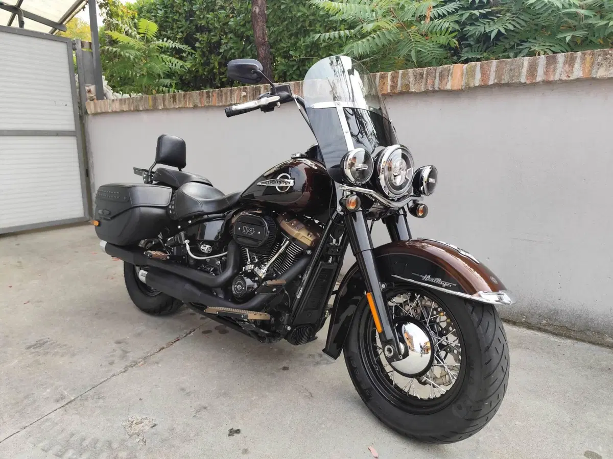 Harley-Davidson 114 Heritage Classic (2018 - 20) - FLHCS (3)