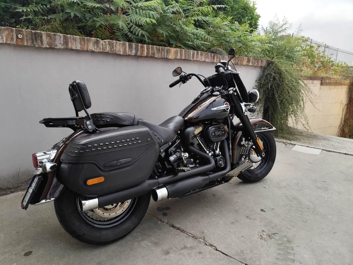 Harley-Davidson 114 Heritage Classic (2018 - 20) - FLHCS (4)