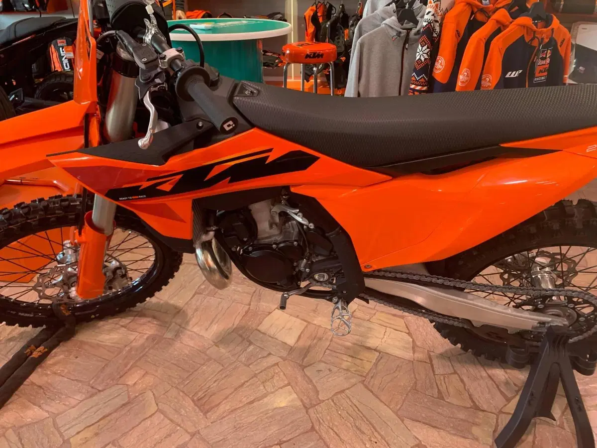 KTM 250 SX (2025) (4)