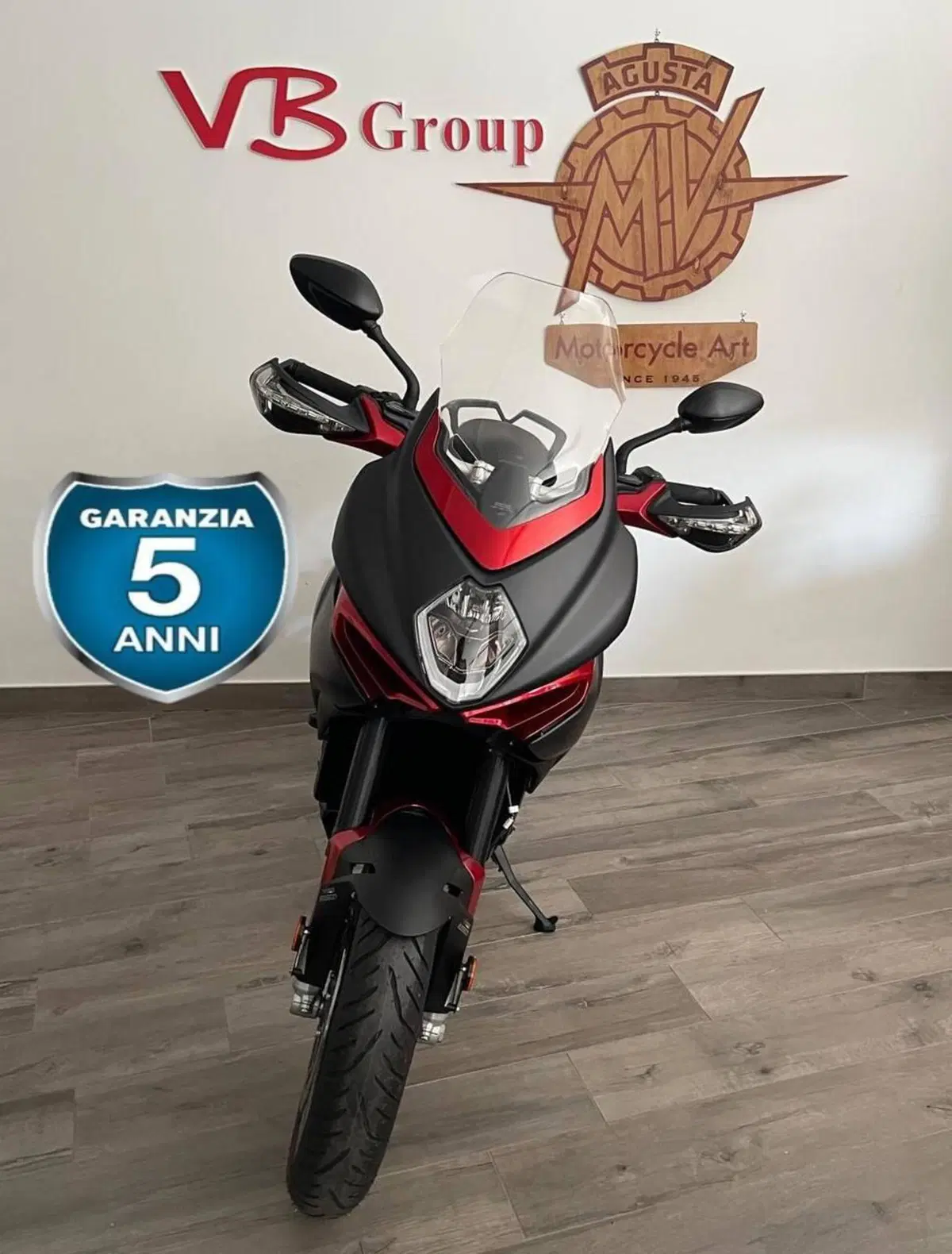 MV Agusta Turismo Veloce 800 Lusso SCS (2021 - 26) (2)