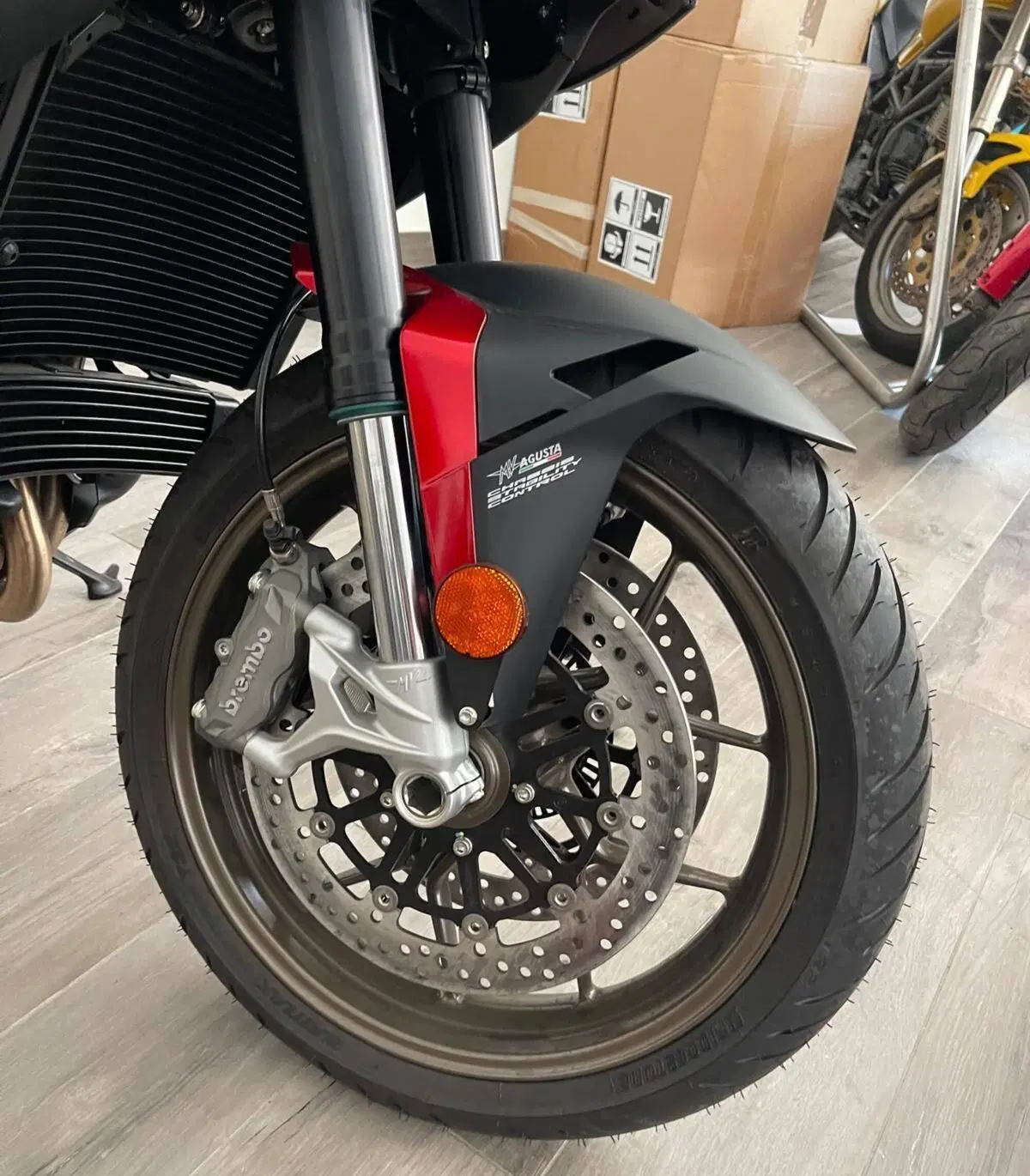 MV Agusta Turismo Veloce 800 Lusso SCS (2021 - 26) (7)