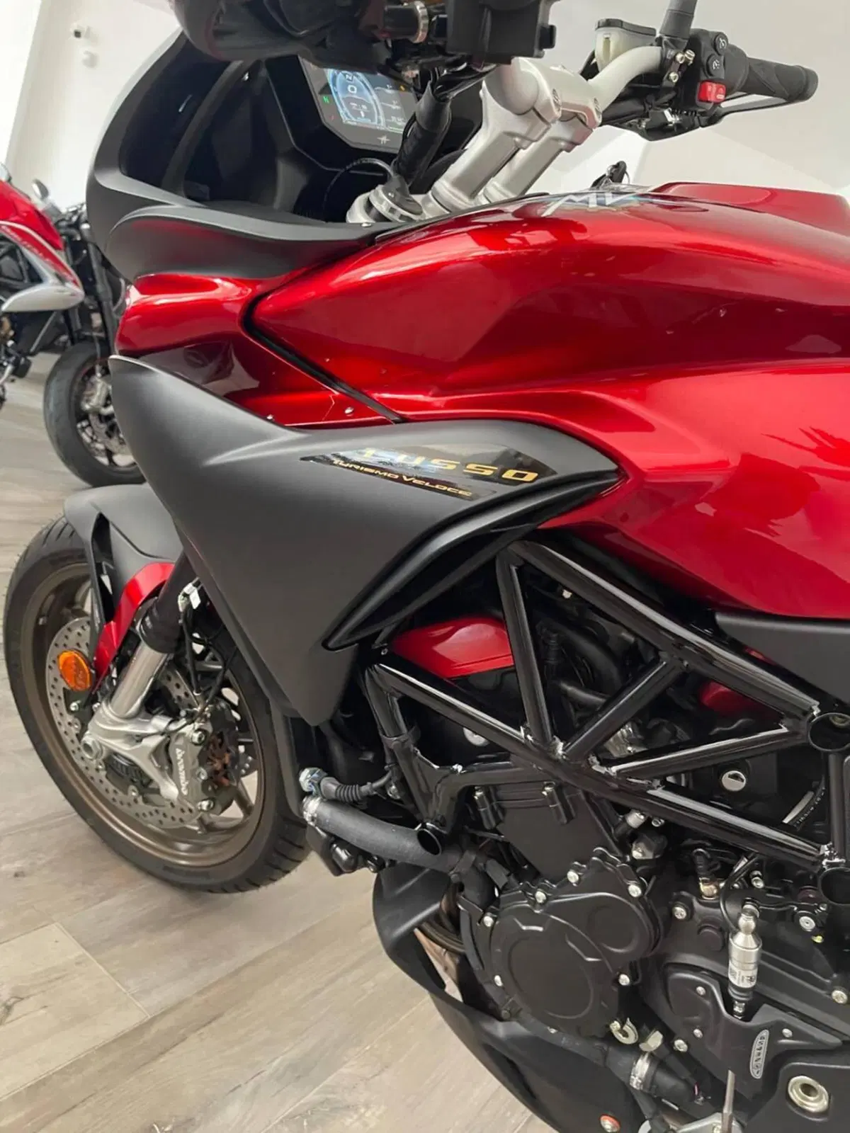 MV Agusta Turismo Veloce 800 Lusso SCS (2021 - 26) (15)
