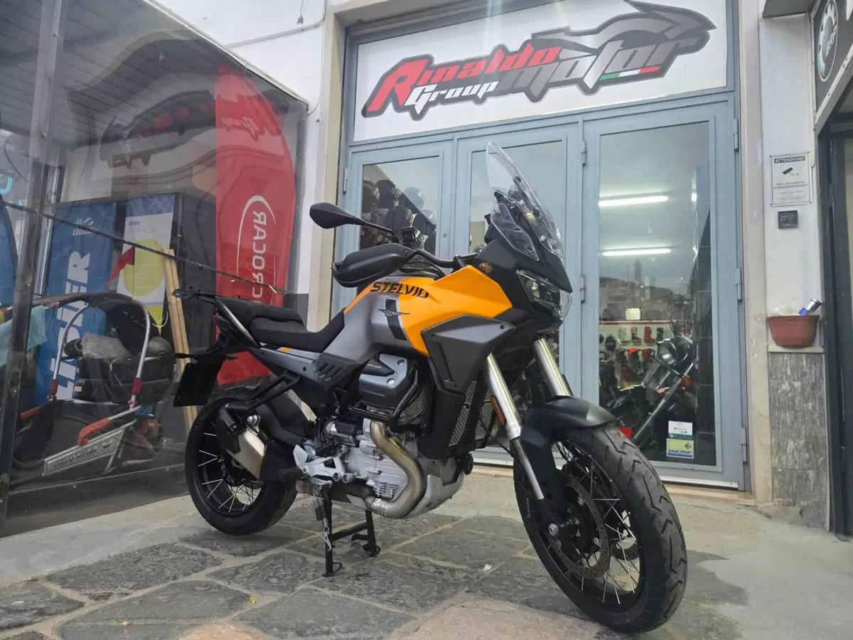 Moto Guzzi Stelvio (2024 - 26) (4)