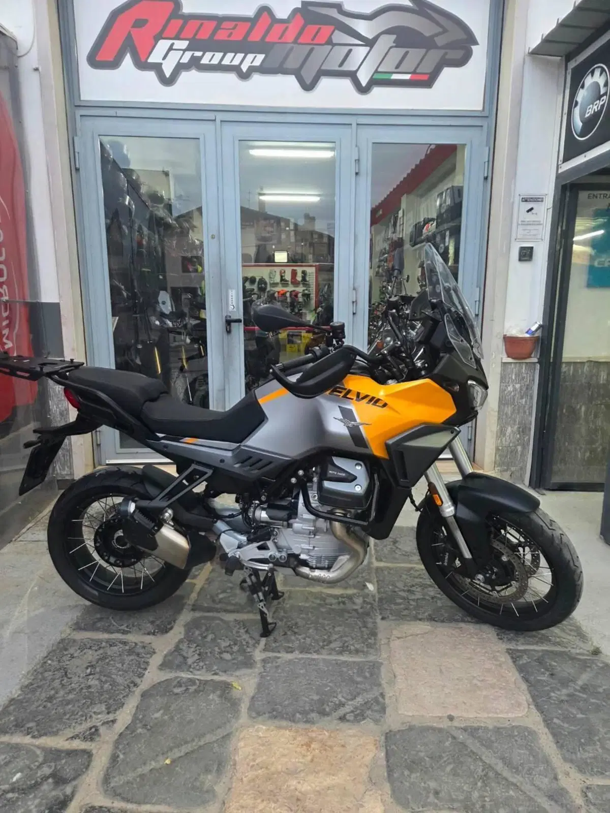 Moto Guzzi Stelvio (2024 - 26) (2)