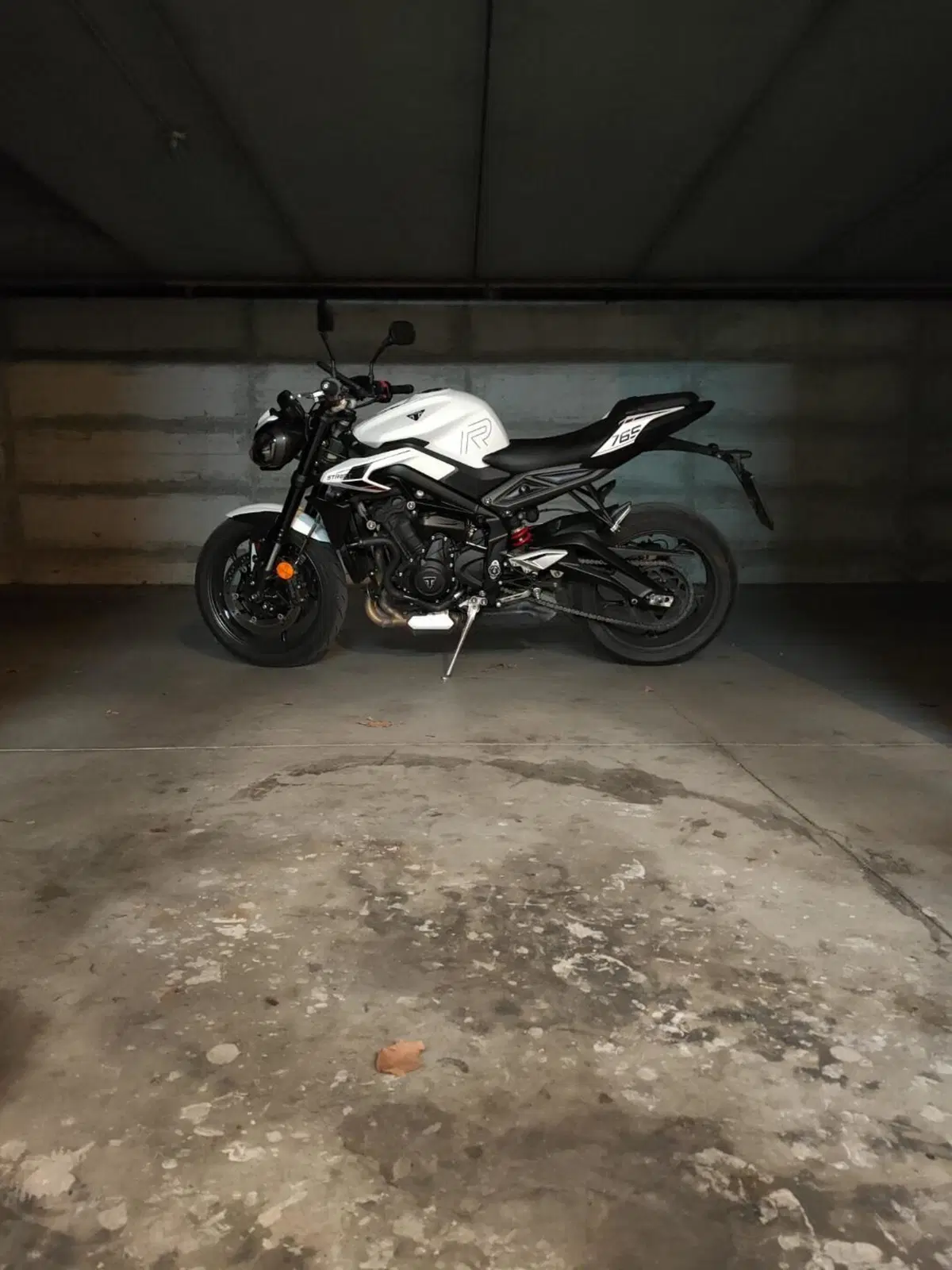 Triumph Street Triple 765 Moto2 Edition (2023 - 24) (2)