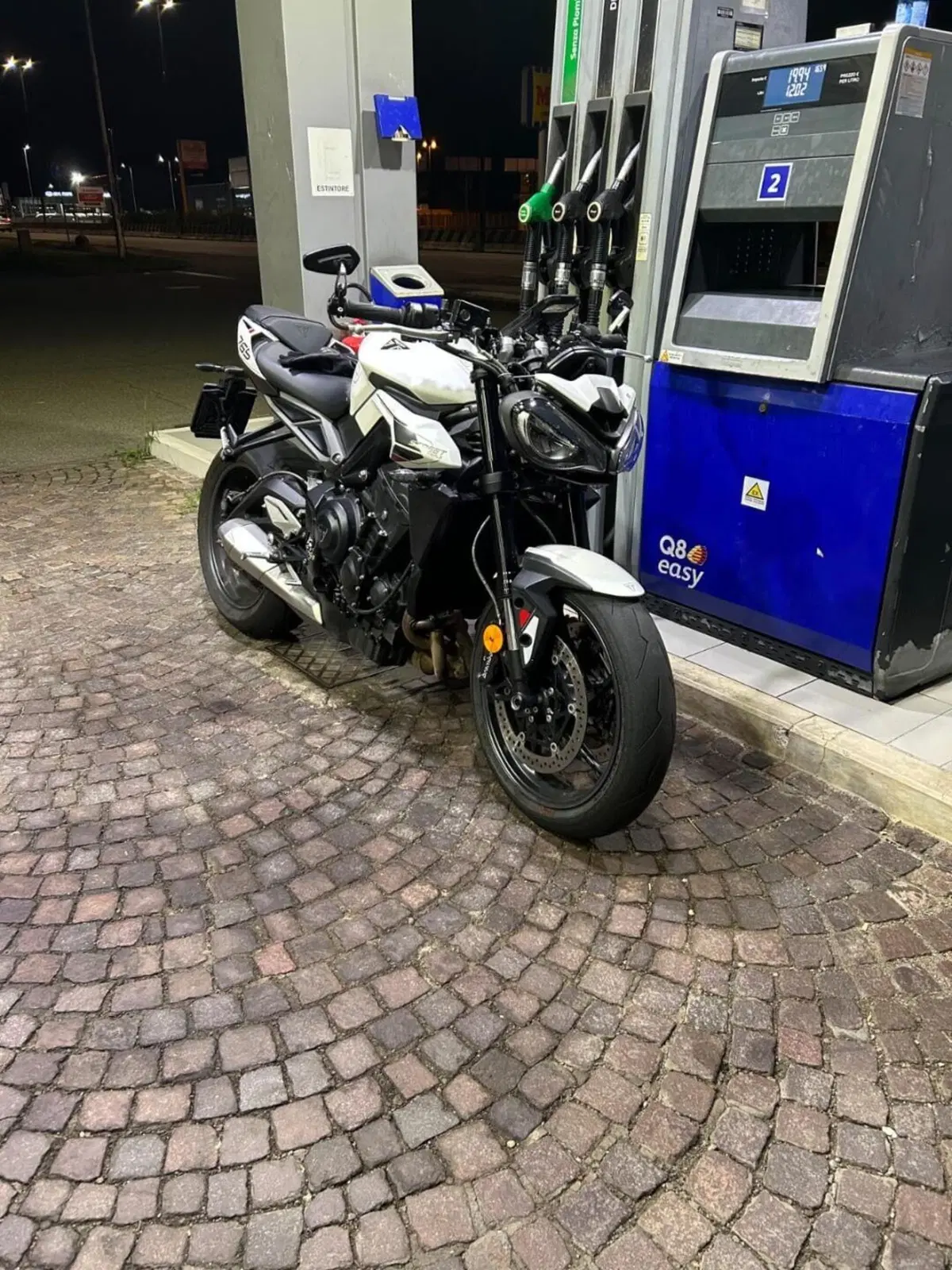 Triumph Street Triple 765 Moto2 Edition (2023 - 24) (3)