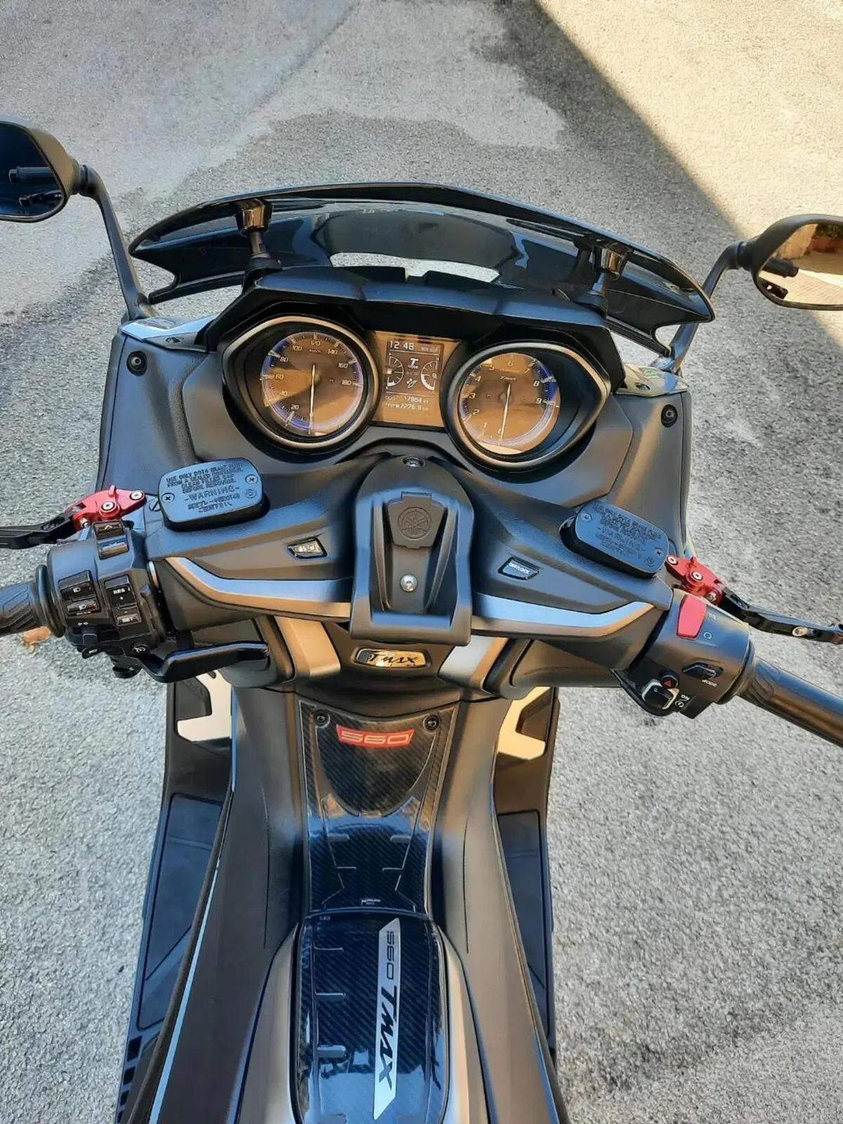 Yamaha T-Max 560 Tech Max (2021) (8)