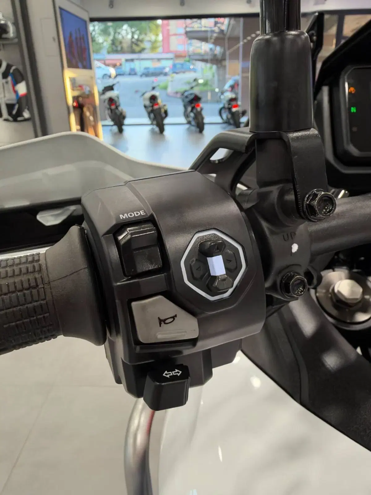 Honda Transalp XL750 (2025) (10)