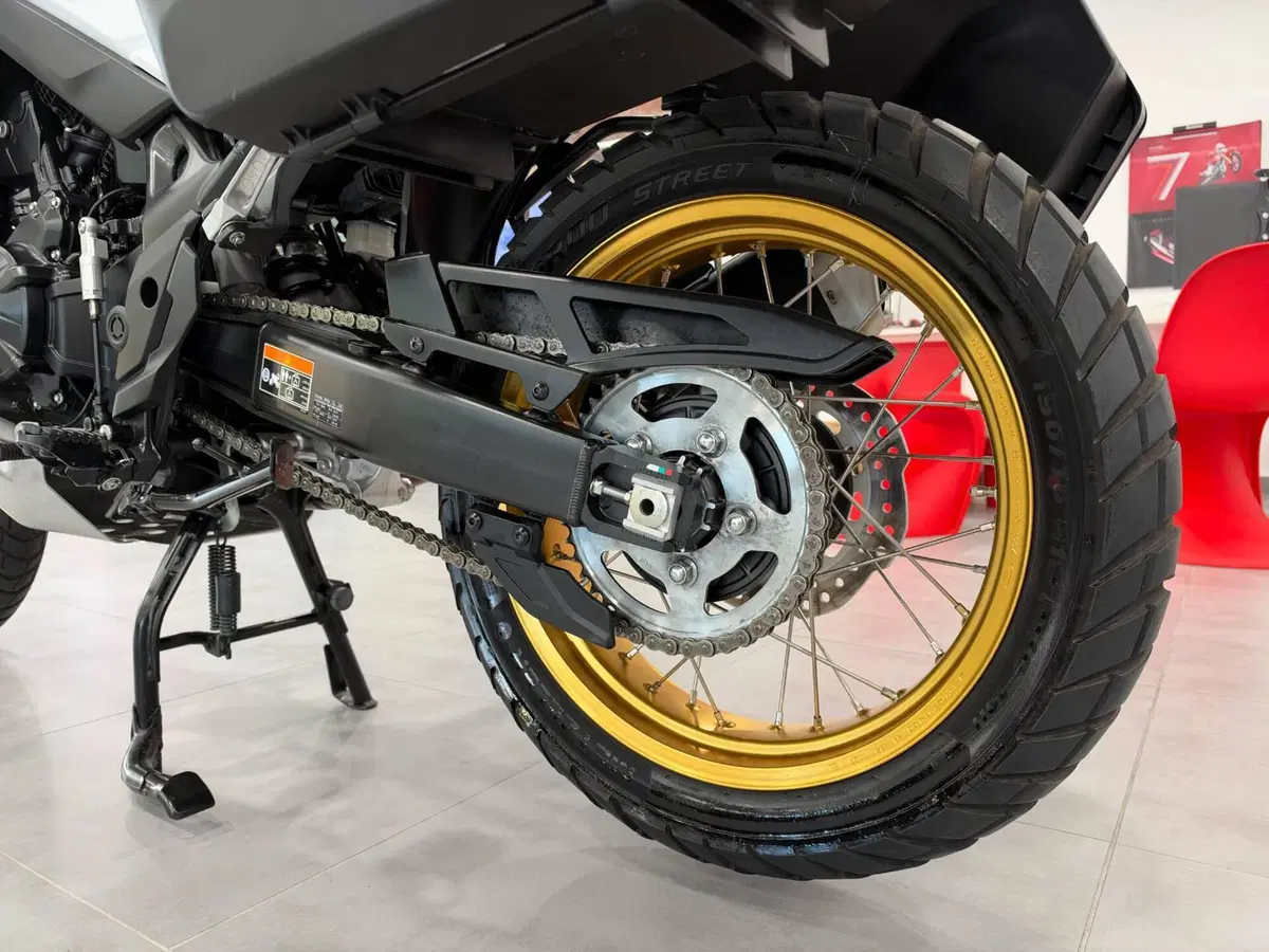 Honda Transalp XL750 (2025) (15)
