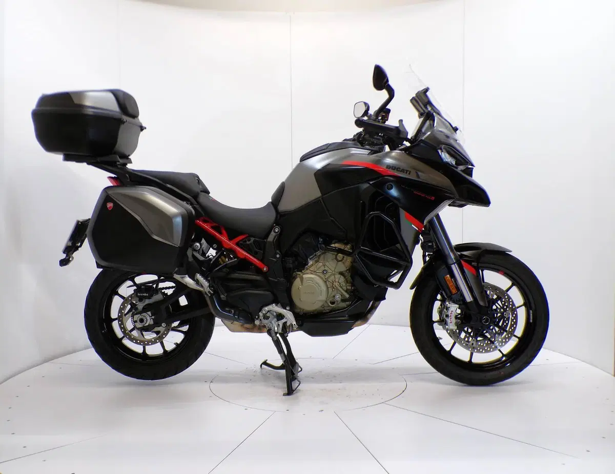 Ducati Multistrada V4 S Grand Tour (2024)