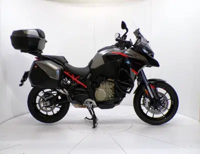 Ducati Multistrada V4 S Grand Tour (2024) usata