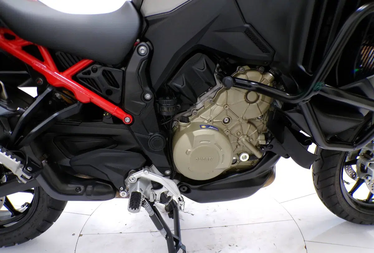 Ducati Multistrada V4 S Grand Tour (2024) (8)