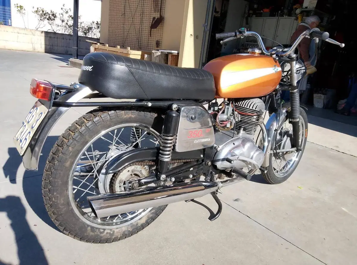 MV Agusta 350 GT (7)