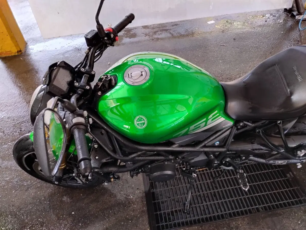 Benelli 752 S (2022 - 25) (6)