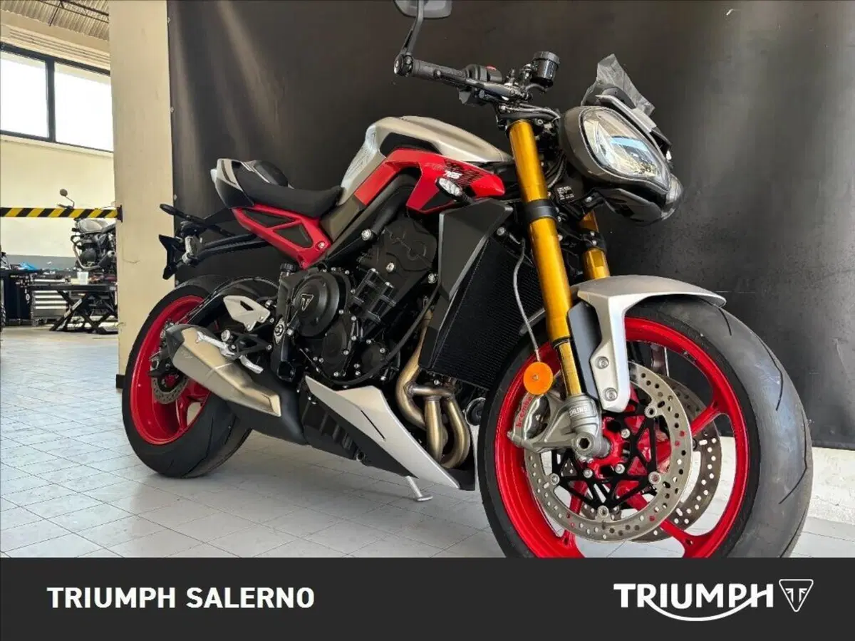 Triumph Street Triple 765 RX (2026) (2)