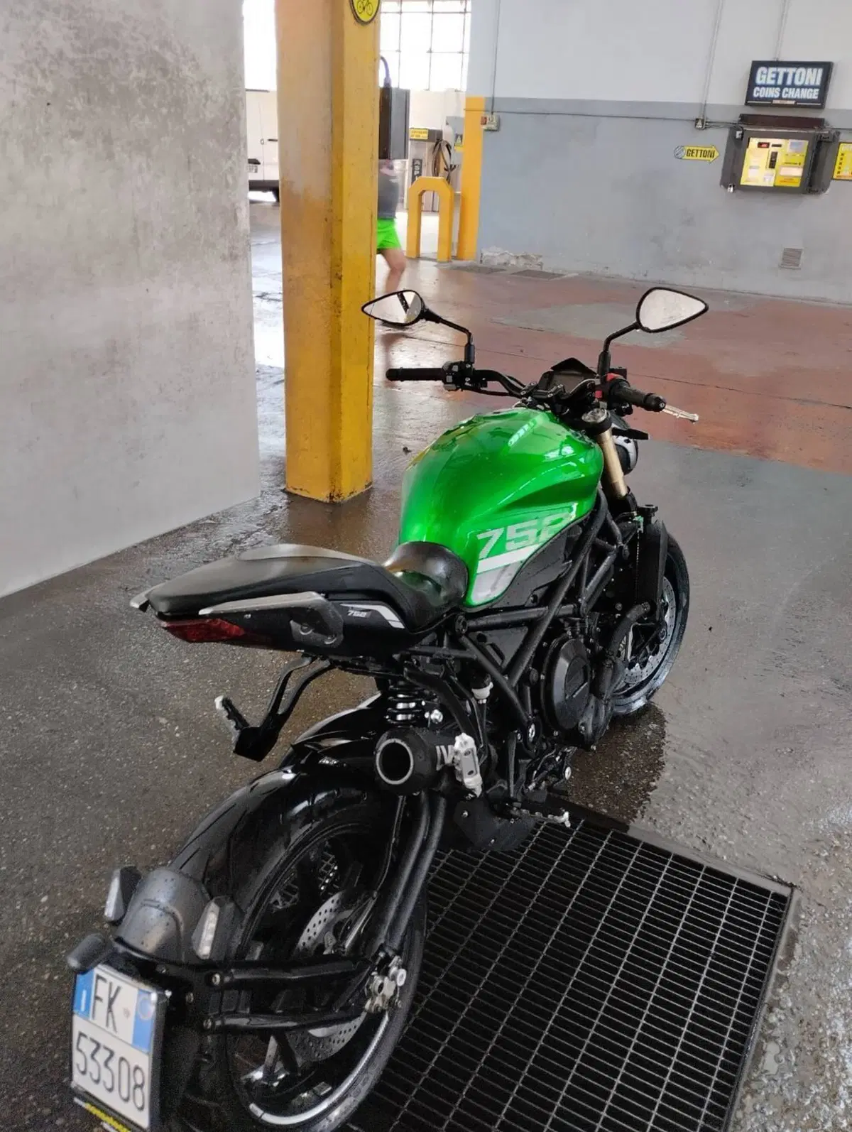 Benelli 752 S (2022 - 25) (9)