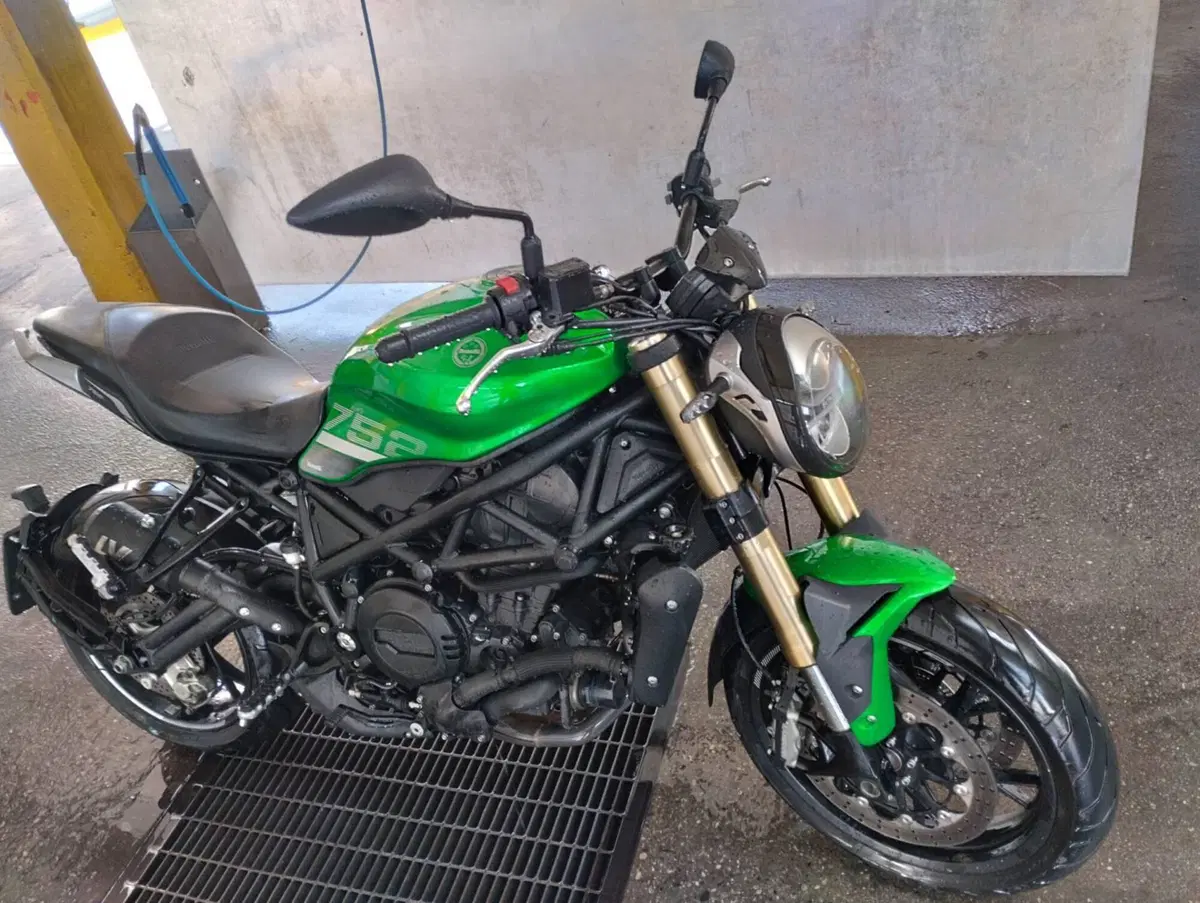 Benelli 752 S (2022 - 25) (10)